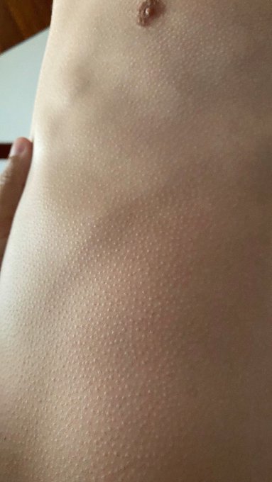 O que te deixa assim? 😬🙈 https://t.co/4Pog78pR7m