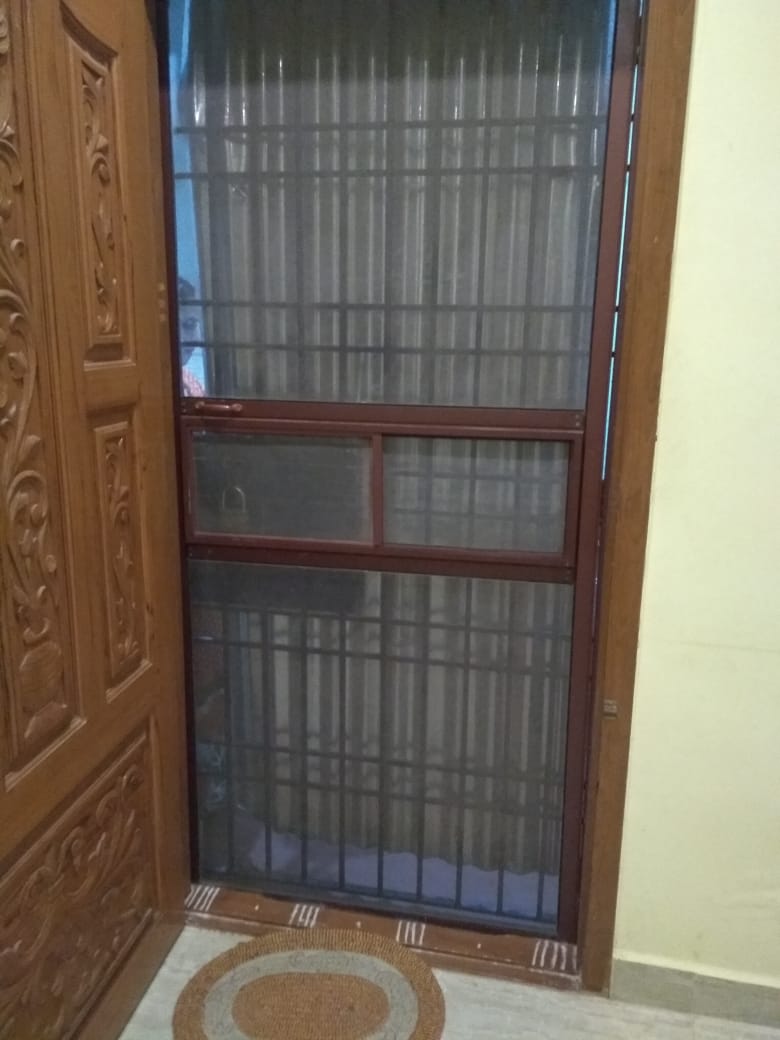sriramsridar's tweet photo. @chennaicorp Hello Corporation - why asbestos sheets attached to my in-laws house? My mother-in-law is alone, and needs to be checked on constantly. Why she needs to be imprisoned at home? She's in Sembakkam municipality. https://t.co/vrWDMF3Z81