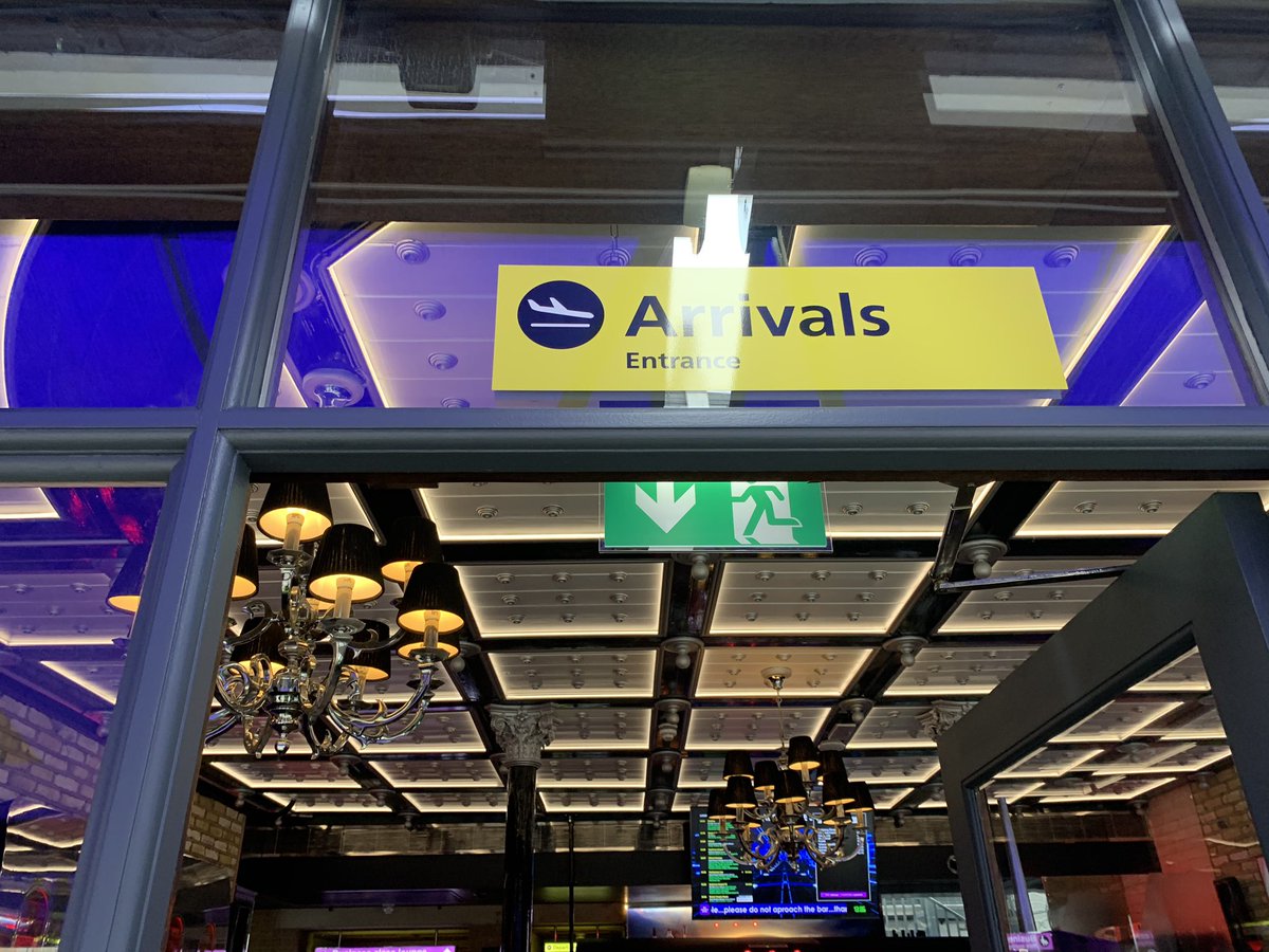 Missing that holiday feeling? Thirsty? Then you’re in luck as <a href="/StyloSussex/">Stylotel+The Sussex Arms</a> The Sussex Arms 🍺 🍹 🍷 on London Street #Paddington has relaunched with a super aviation ✈️ theme. Check in to chill out.