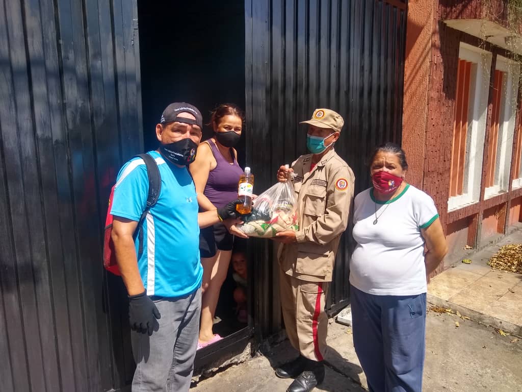 MunicipioUrena's tweet photo. #SoyComunicadorClap son Beneficiadas 440 familias con la Bolsa de alimentación en el #CLAPJuanJoseRondon Municipio #PedroMariaUreña se tomo en cuenta las medidas prevención del COVID19
@NicolasMaduro
@LealTelleria
@FreddyBernal
@BermudezJoseA
@carrilloalcald1
@ClapEsTachira https://t.co/TOQPpeL28H
