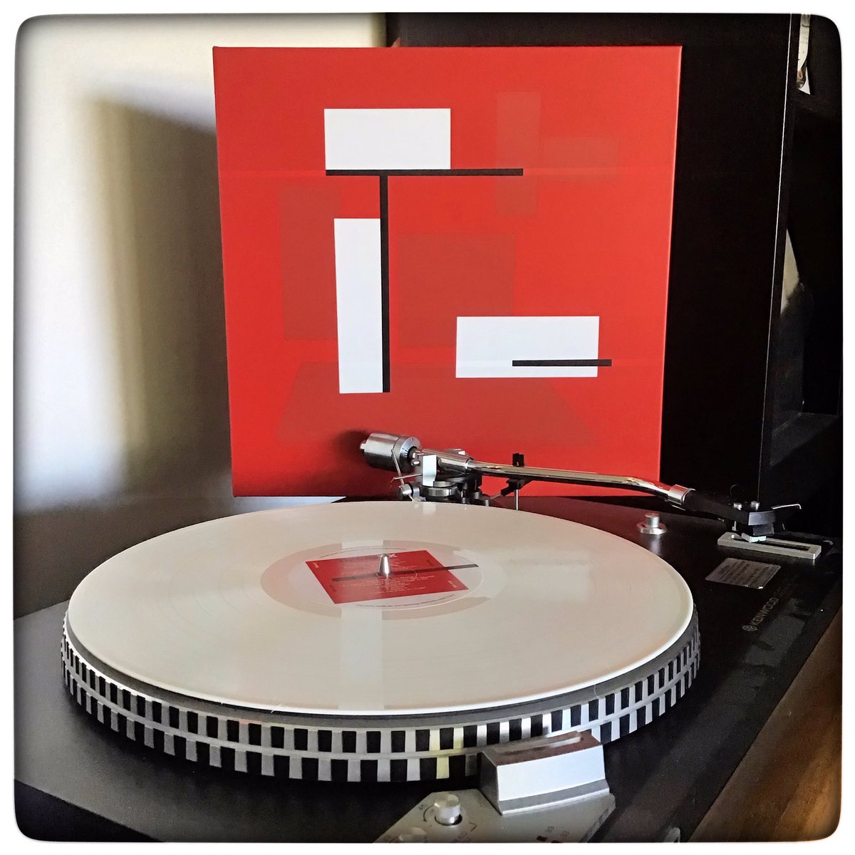 RiffHaven's tweet photo. When I was done, I was far from through,
I returned to the ace of love, now wouldn't you?
The Party of Special Things to Do by #TheWhiteStripes from #ThirdManVault 44 De Stijl XX as featured on #RiffHaven 186
#turnitupto11 #radioboise #records #vinyl #vinylrecords https://t.co/NwAhORFGMm