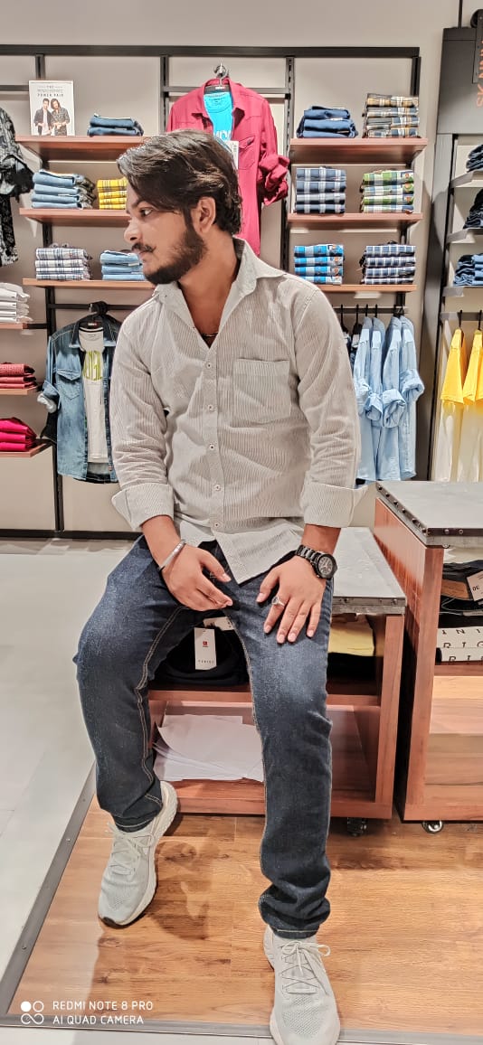 ajayvalmiki1's tweet photo. #kashi_model🕺
#photo_shoot📷
.
.
#fashionmodel #indowesternstyle #modelswanted #styleblogger #fashionista #lookgoodfeelgood #wakeupandmakeup #indoorshoot #himanshu #thevnsmodel #kvoostende #likelikeback https://t.co/rPVFKbkybn