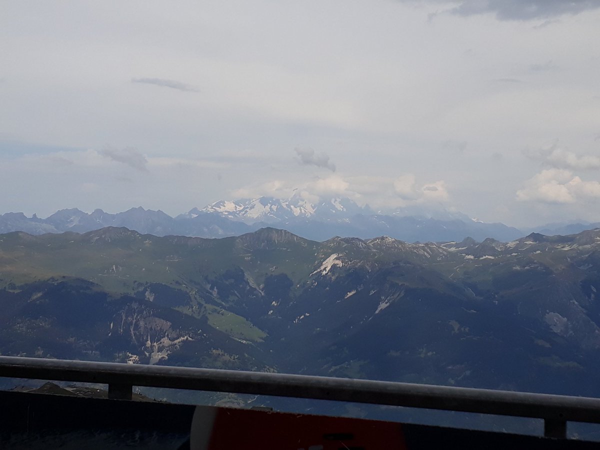 madotrave's tweet photo. La #Saulire  2700m #Savoie #Courchevel #laPraz  dommage c'était nuageux https://t.co/bXOtKaPreg