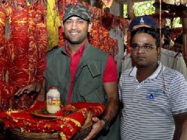 punjabkesari's tweet photo. Dhoni के संन्यास लेेने पर बचपन के दोस्त चिट्टू बोले- क्रिकेट का कोहिनूर और य���रों का यार है माही
https://t.co/BL4P2hepYd
#CricketnewsinHindi #IndianCricketer #MSDhoni #Retirement #ChildhoodFriend #Chittu #Kohinoor #Friendsofcricket #Mahi https://t.co/xNywx7TMuU