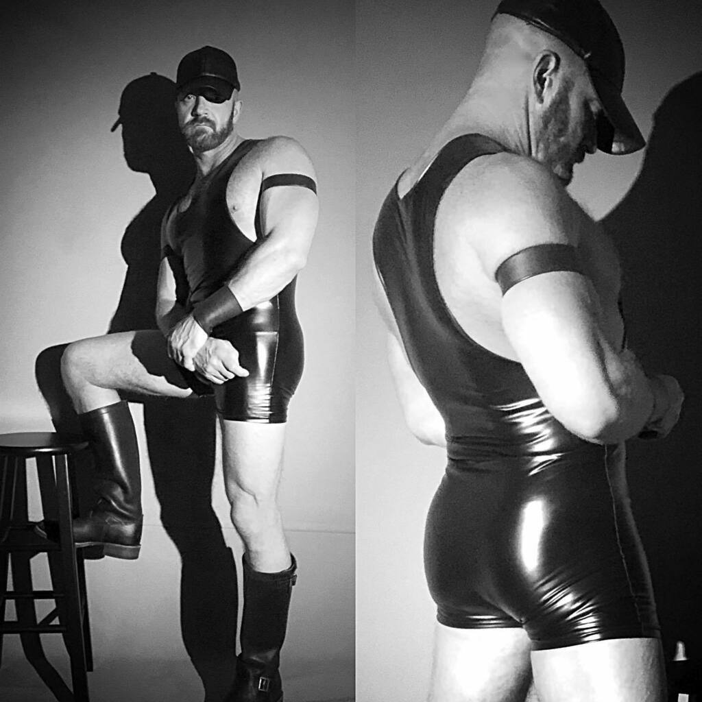 LeatherWeho's tweet photo. Leather Weho Cop #reconmen #folsomberlin #folsomsf #rubbergay #rubbermen #rubbergayman https://t.co/nkN6CGcEch https://t.co/bu9jCLtPMr