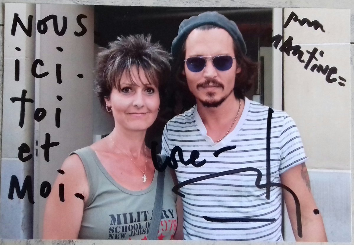 TopDepp's tweet image. Johnny Depp, Orlando Bloom (et moi @TopDepp) à Paris pour la première de Pirates of the Caribbean: Dead Man's Chest
Video ▶ youtu.be/HYgovin0zak