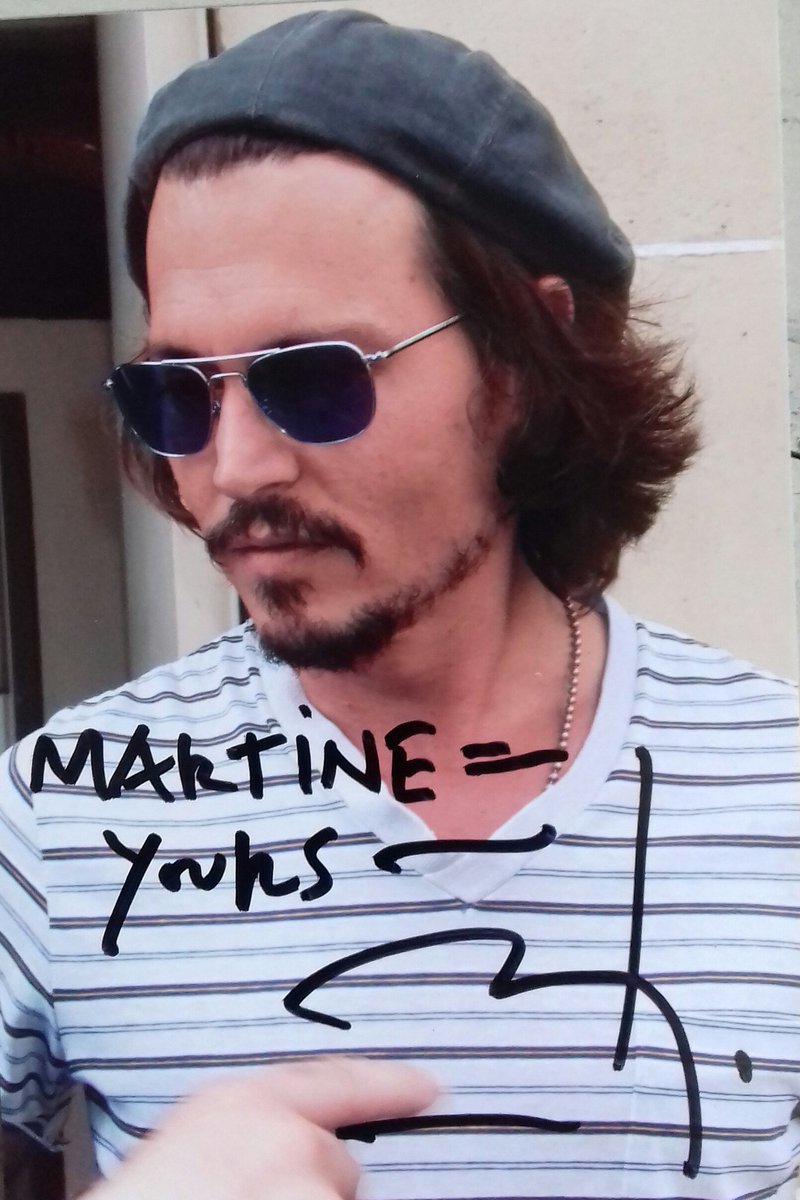 TopDepp's tweet image. Johnny Depp, Orlando Bloom (et moi @TopDepp) à Paris pour la première de Pirates of the Caribbean: Dead Man's Chest
Video ▶ youtu.be/HYgovin0zak