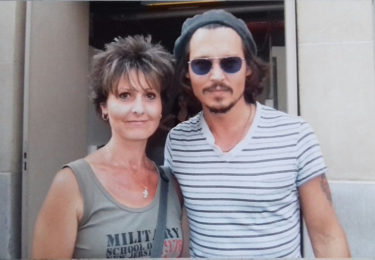 TopDepp's tweet image. Johnny Depp, Orlando Bloom (et moi @TopDepp) à Paris pour la première de Pirates of the Caribbean: Dead Man's Chest
Video ▶ youtu.be/HYgovin0zak
