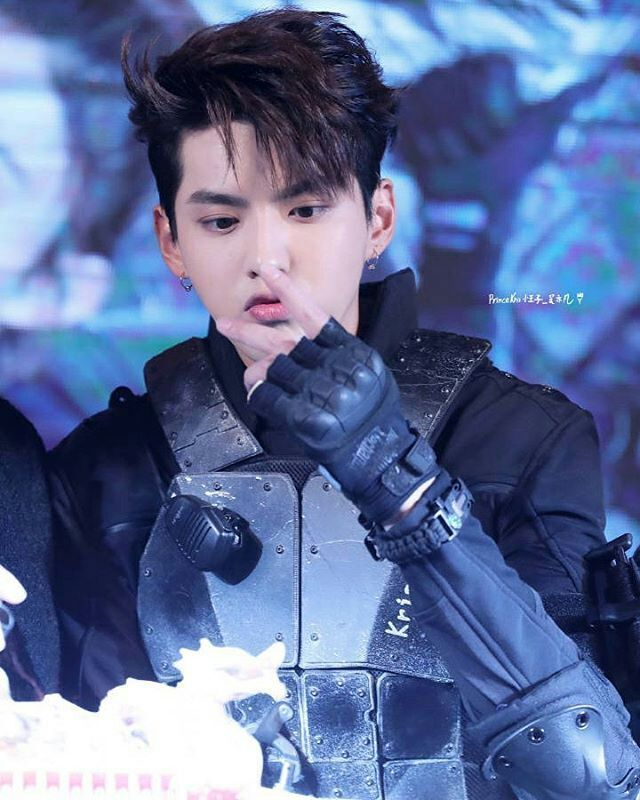 stormy20h's tweet photo. معرفی میکنم، مظهر ابهت و جذابیت دو جهان هستن:
@weareoneEXO https://t.co/fVGrZS7jX1