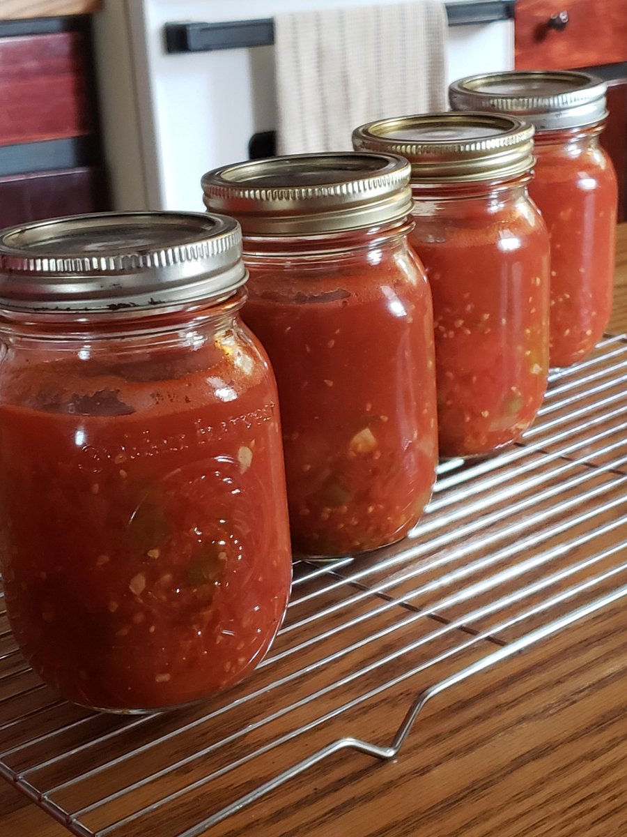 MsWilso47049488's tweet photo. Today's project: fresh vegetable salsa (spicy) https://t.co/Hre4y4Y809