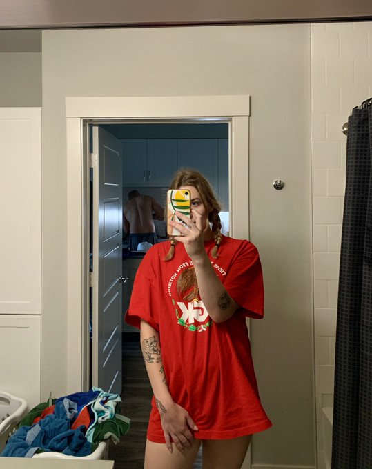 Watch sky 🎀🏳️‍⚧️'s leaked NSFW photo on TwXstars