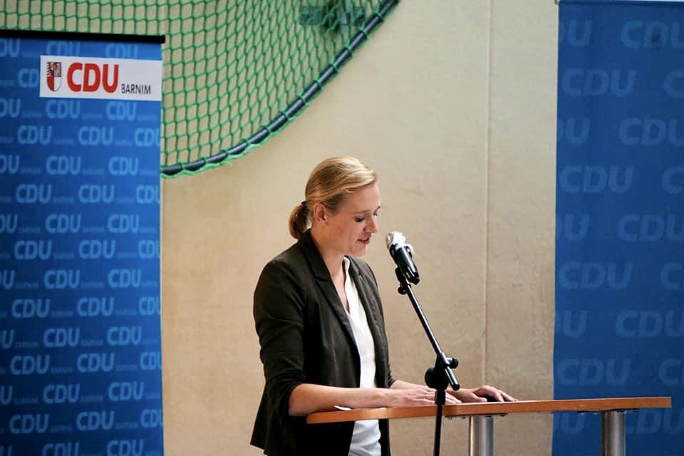 BuderSabine's tweet photo. Die #CDU-Mitglieder haben gestern entschieden, dass ich bei der nächsten #BTW2021 im #WK59 als Direktkandidatin antreten darf. Danke! Voller Vorfreude auf all das, was vor uns liegt nehme ich die Herausforderung an, bin dankbar und glücklich, Euch an meiner Seite zu haben. https://t.co/853wOUZ4in