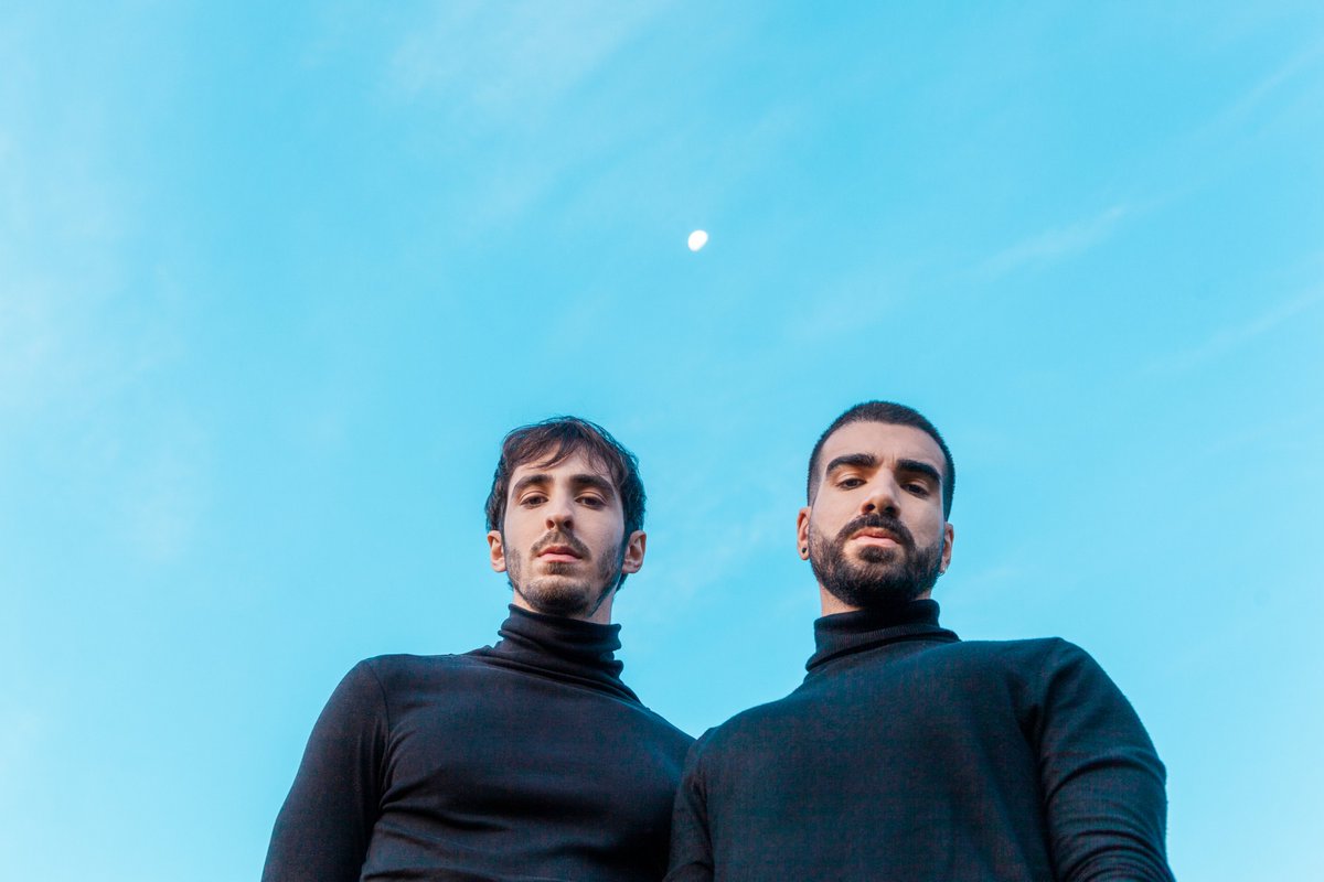outroeuoficial's tweet photo. Sem palavras pra descrever nossa felicidade: estamos chegando em 500k views no clipe, e os streams de #seperder só aumentam no spotify! É surreal pensar que vcs levam nosso som no coração pelo dia dia.
PS: ainda estamos comemorando 1 MILHÃO de ouvintes no Spotify! 💙🌽 https://t.co/RBU7arXl4H
