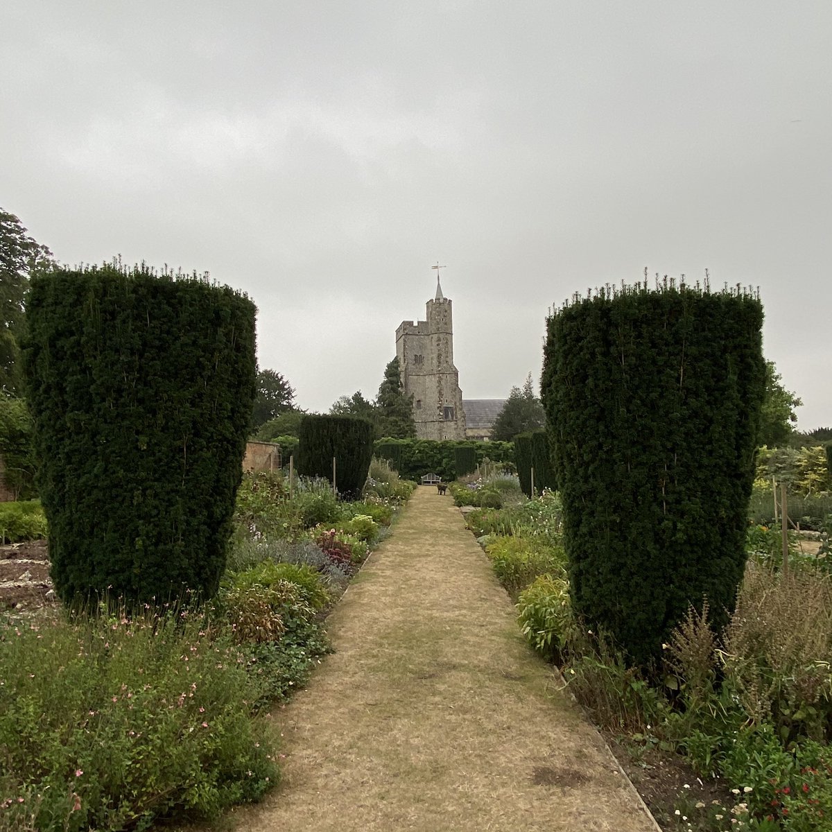 charlesjholland's tweet photo. Goodnestone Park: https://t.co/RDoxi5UF8z