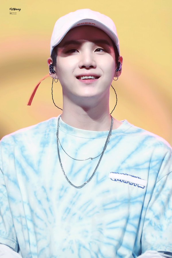 Idk I'm running out of brain cells now, not like I had any before so I'll just put Yoongi pictures because YES.