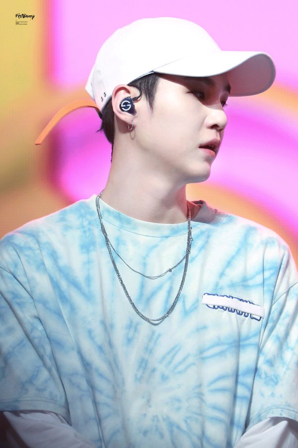 Idk I'm running out of brain cells now, not like I had any before so I'll just put Yoongi pictures because YES.