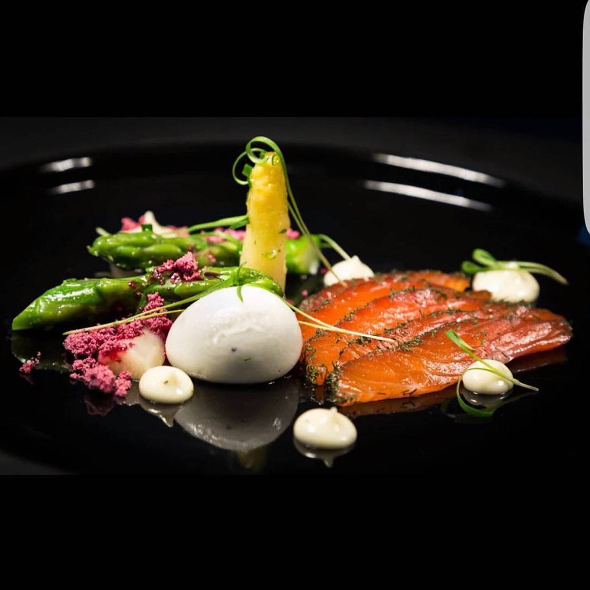 Flashback ⚡️
Salmon Gravadlax, Asparagus, Liquid Yoghurt "Ravioli, Beetroot &amp; Lime Crumb🐠🥛🍃💙🔪🇳🇴🧜🏿‍♂️🧊
#salmon #soul #fish #seafood   #norway #mylife #food #menu  #flavour #cheflife #team #foodpic #foodphoto #london   #photography #foodstyle #foodporn 
<a href="/ASRPhotography/">Andrew Russell</a> 📸❤️