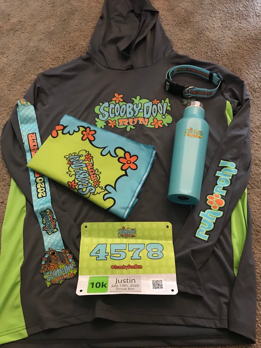 CollectorScooby's tweet photo. How cool is the @scoobydoorun gear? Did you get yours?! Lets doo this! #ScoobyDooRun https://t.co/iD7YNSq9af