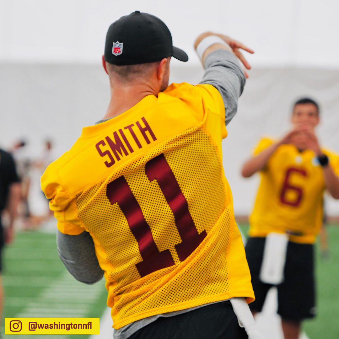 NFL's tweet photo. Alex Smith in the last 21 months:
➡ Suffered gruesome leg injury 
➡ Underwent 17 surgeries in nine months
➡ Endured life-threatening complications

Now he’s back practicing on a football field. (via @washingtonNFL) https://t.co/T3edkQSKq4
