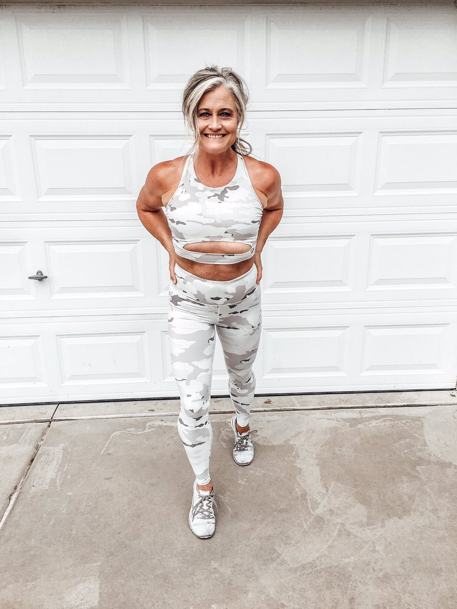 OakstreamPhoto's tweet photo. Once youโre wearing leggings as pants, thereโs no going back! Who agrees?๐๐ผโโ๏ธ
#utah #savviactivewear #utahrunner #utahfitness #fitmom #yoga #fitness #utahfit #fitlife #yogawear #savvistylist #savvilife #savvifit #savviactivewear #athleisure #athleisurewear #sportitwearitshareit https://t.co/NKBbUKyX0r