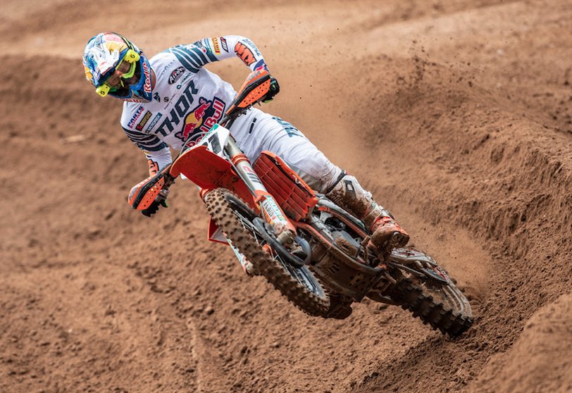 jorgeprado61's tweet photo. ¡Emocionado! Primer podio en #MXGP 💪 🏅 🍾 #MXGPKegums Ha sido duro llegar hasta aquí, pero ha merecido la pena. ¡Gracias a todos por apoyarme! https://t.co/dkbRPcBzKr