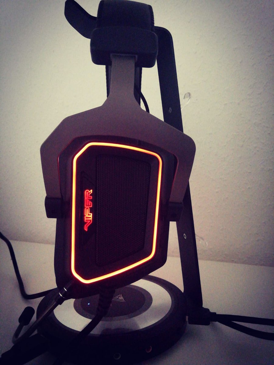 Vielen Dank an <a href="/Patriot_ViperEU/">Patriot Europe</a> und <a href="/CPLAYgg/">CPLAY</a> für das neue Headset. Jetzt kann ich in umso besserer Audioqualität meine Teammates fluchen hören, wenn wieder eine wave getaxed wird!