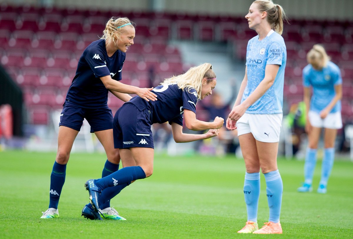 AVWFCOfficial's tweet photo. Making her mark 😄

🎯 @nadinehanssen 🎯

#AVFC https://t.co/dCj1TIvsMV