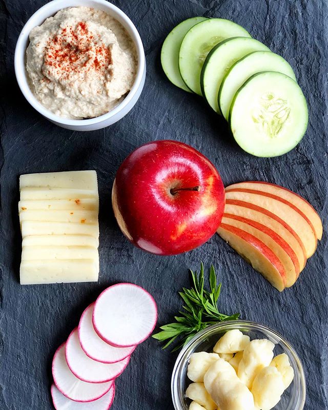koruappleusa's tweet photo. Using fresh KORU® apples &amp; a spicy jack cheese on a mini #cheeseboard for 2! KORU® apples have a sweet and spicy flair with a crisp, snappy crunch. They pair nicely with many salty cheeses as well as just on their own! The possibilities are endless!

📸: IG user @chefmegan101 https://t.co/KZulPBvzeB