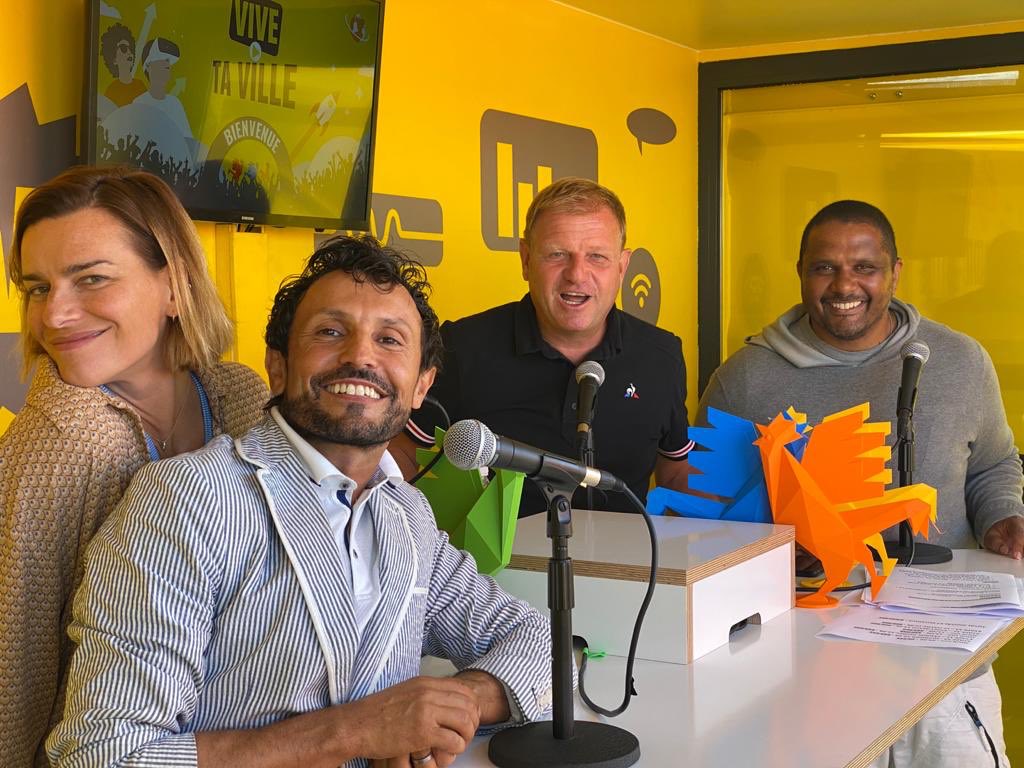 Le #BIGTOUR au cœur des villes et des régions. Ce sont eux les 1er acteurs de la réussite de cette tournée, qui est possible grâce à leur #soutien et leur #engagement. <a href="/VilledeDieppe/">Ville de Dieppe</a> <a href="/Willy_Rovelli/">Willy Rovelli (Pastille bleue)</a> <a href="/mconihout/">Marie de Conihout</a> ▶️ paris-normandie.fr/loisirs/le-sav…