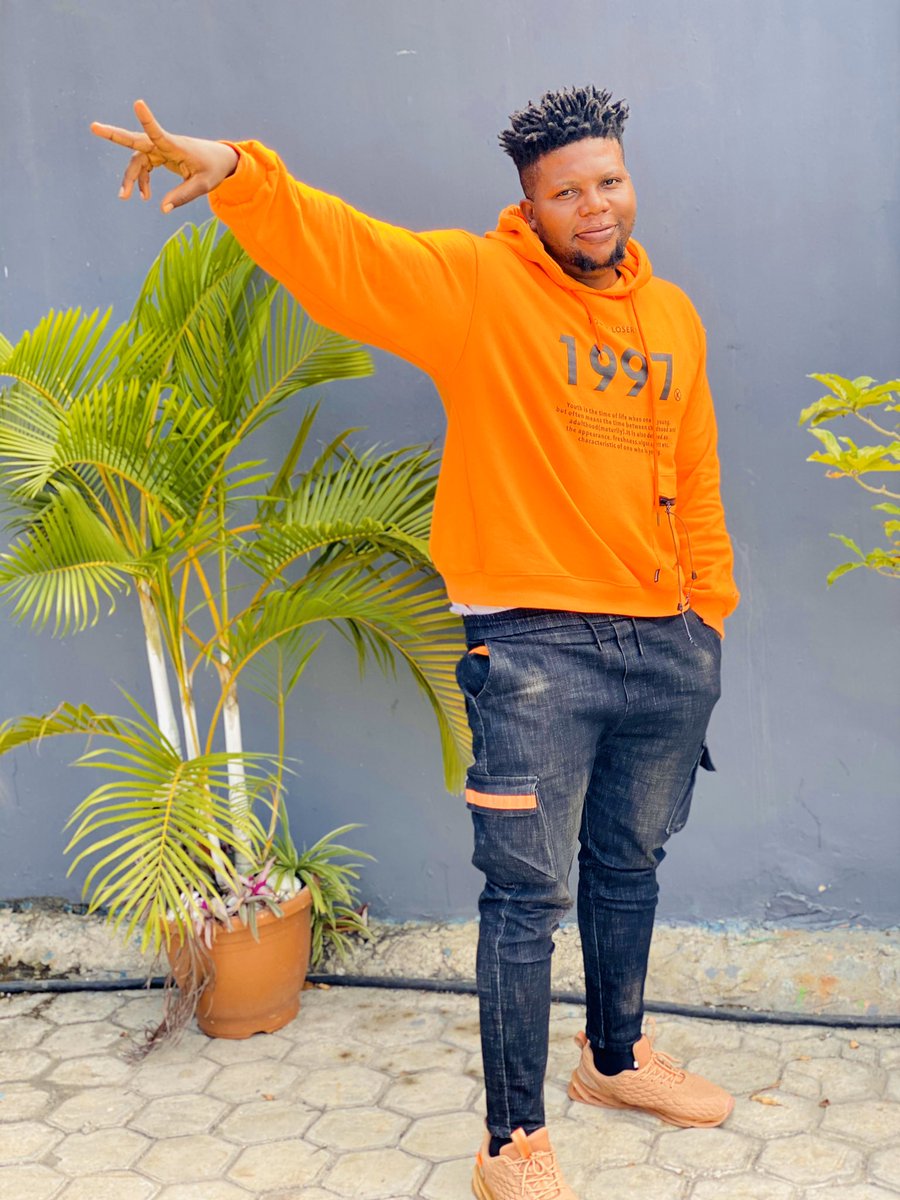 IkeBishopO's tweet image. Everyone must not like you!!! 
Happy for all my 💡Icons 
Praise no Dey bribe us #StreamLaycon 
Laycon king i Stan