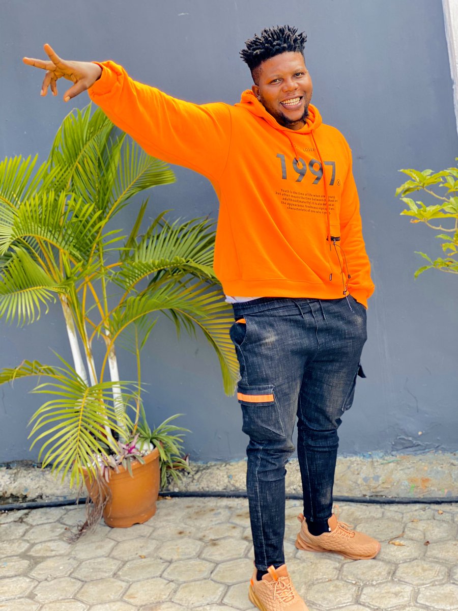 IkeBishopO's tweet image. Everyone must not like you!!! 
Happy for all my 💡Icons 
Praise no Dey bribe us #StreamLaycon 
Laycon king i Stan