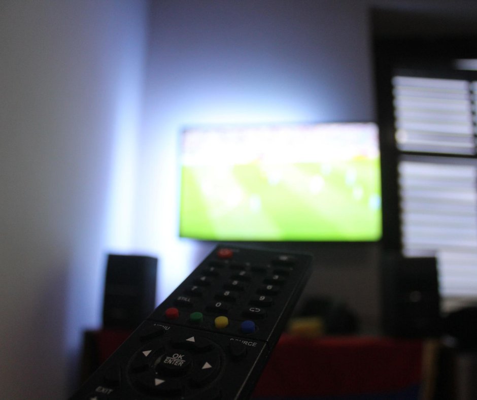 drkasenene's tweet image. Don't keep a television in your bedroom: Studies show the artificial, bright light can disrupt brain activity &amp;amp; alter #sleephormones like #melatonin.