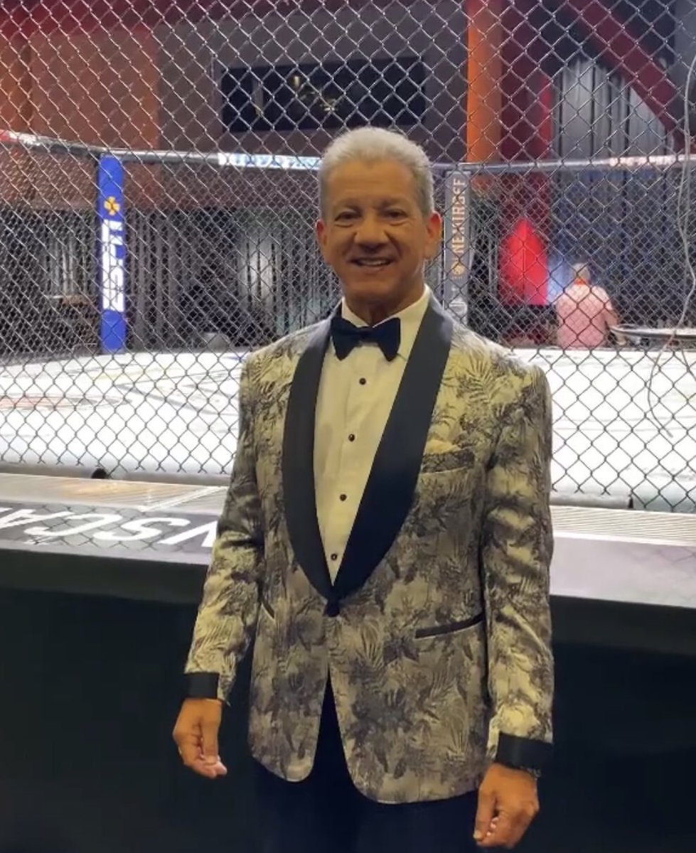 jaimearellano10's tweet photo. Con ustedes el gran @brucebuffer ๐ฃ#itstimeeeeeeee cachina pura.. https://t.co/ZqNxYrMFV1