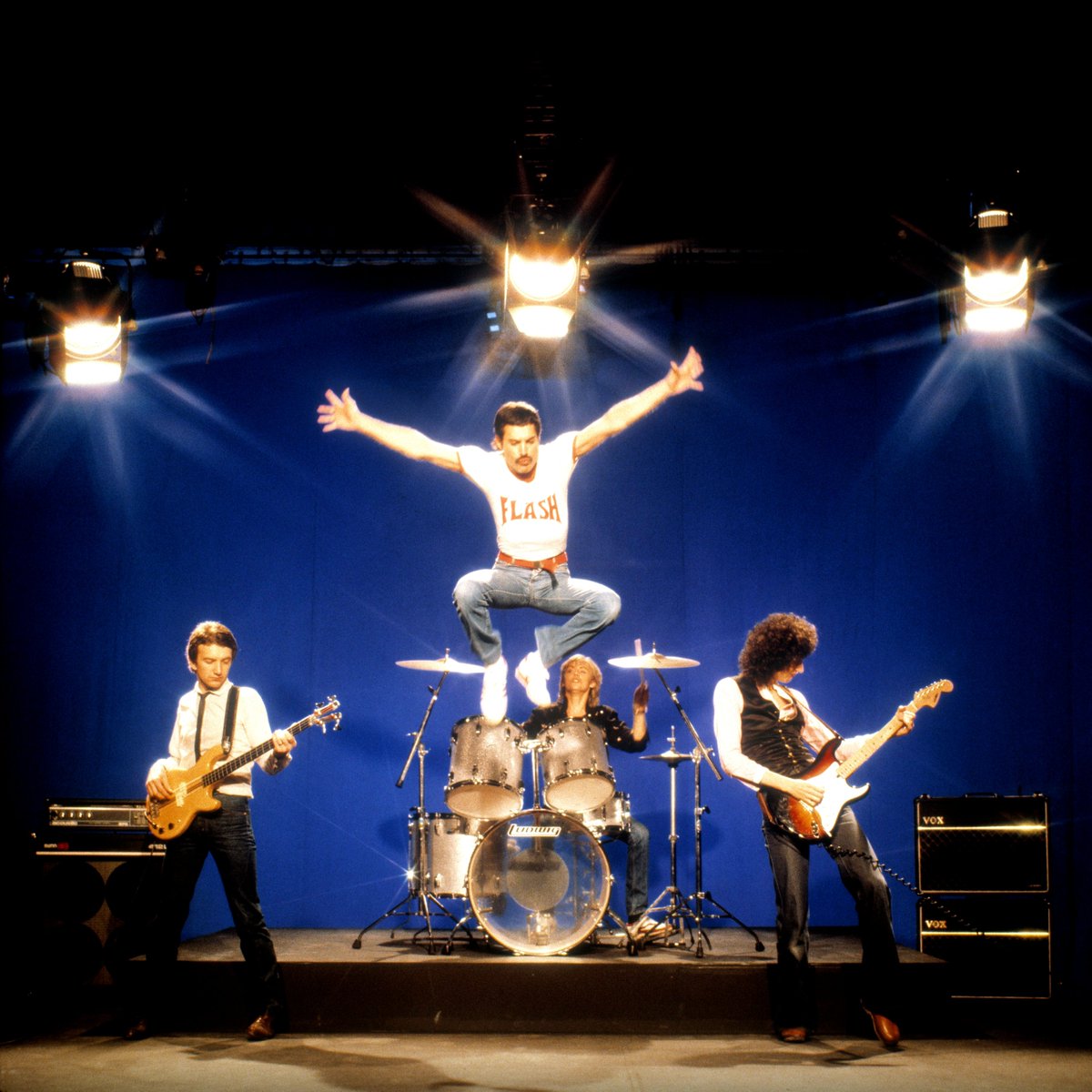 Boyd720A's tweet photo. Play The Game! 
#queen
#FreddieMercury https://t.co/Zh2bqBs3Rg