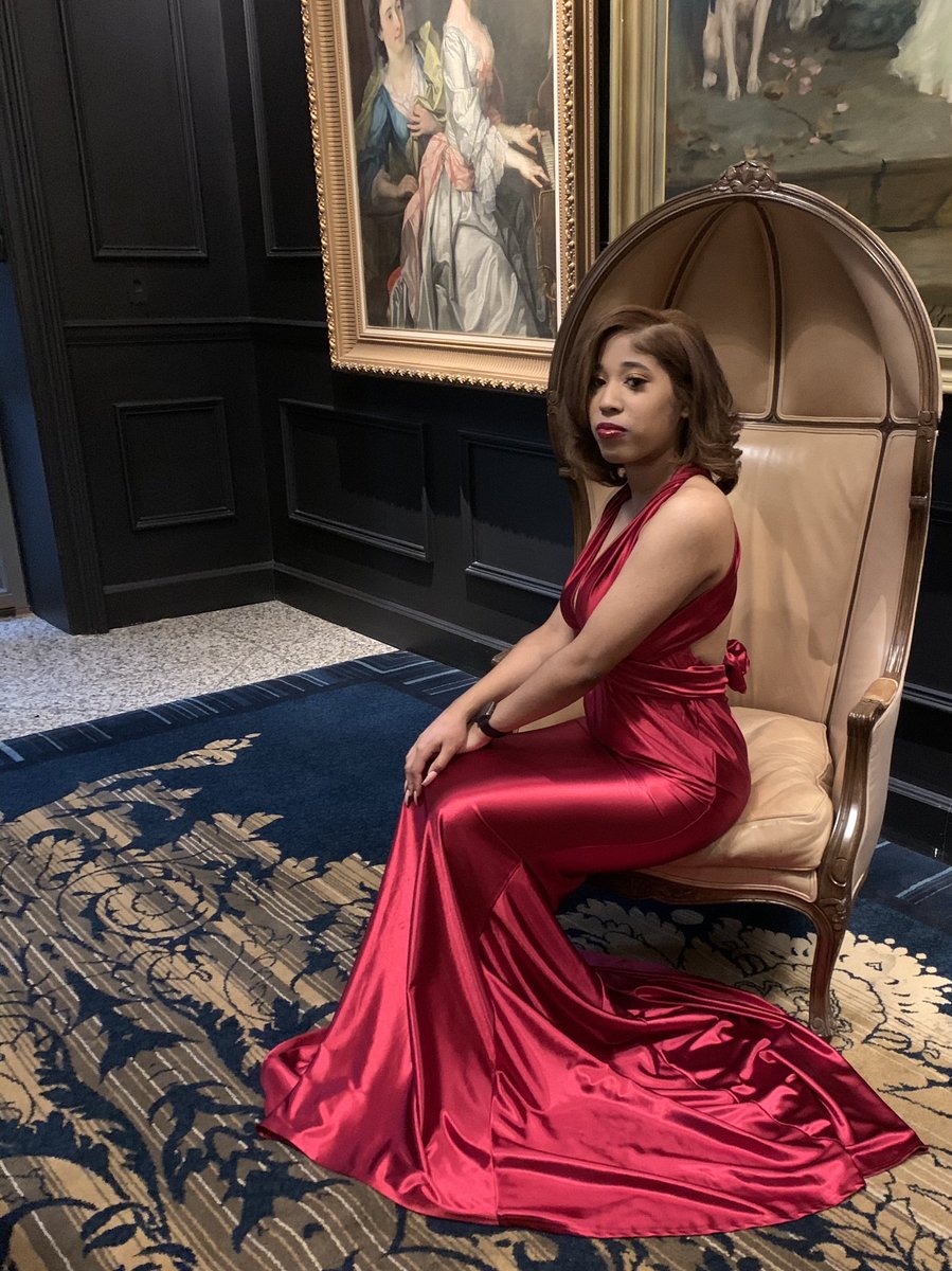 th3yknow_c0rr's tweet photo. I wasnt made to fall in line❣️ #prom2k20 https://t.co/i1HIG54xsH