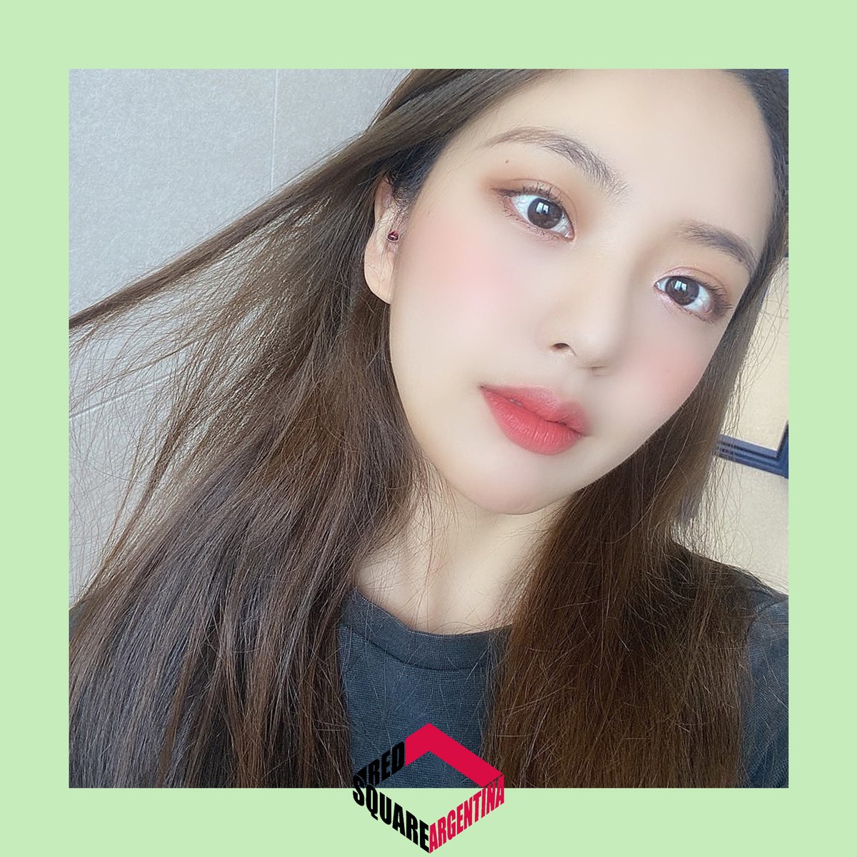 IrrisArg's tweet photo. El día que quiera hacer un one shot de Americano ... 🥤
#REDSQUARE #레드스퀘어 #Green #그린 #Lina #리나 #Chaea #채아 #Ari #아리 #Bomin #보민
#PREQUEL #프리퀄
#aboutent #어바웃이엔티
#KPOP #IDOL #GIRLGROUP
REDSQUARE ARGENTINA💋 https://t.co/PjLnzbKM4P