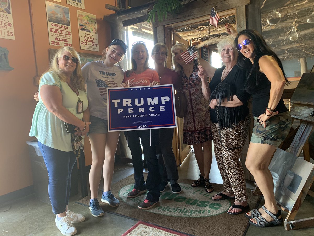 dgualteros96's tweet photo. Great to see these ladies come out to support President Trump! A great day for door knocking. #LeadRight #TVMI #saturdayisforthedoors https://t.co/yzFQgVU4IC