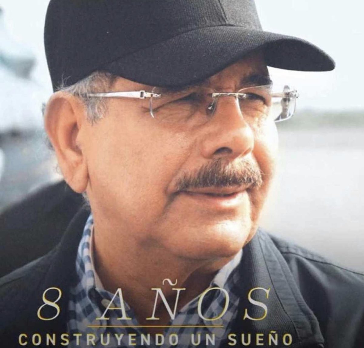 ferreras_carlos's tweet photo. Gracias Presidente @DaniloMedina #CarlosFerreras https://t.co/v6wTsvuVwW