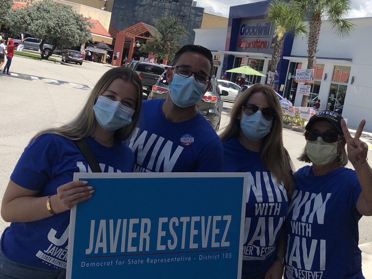 Javier4Florida's tweet photo. The three women that built me into the man I am today. The reason I fight so hard. Love my family. #WinWithJavi https://t.co/8gu5HeiiBk