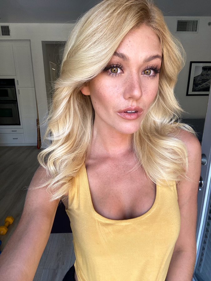 EfjlWb4VoAIfI8L?format=jpg&name=900x900