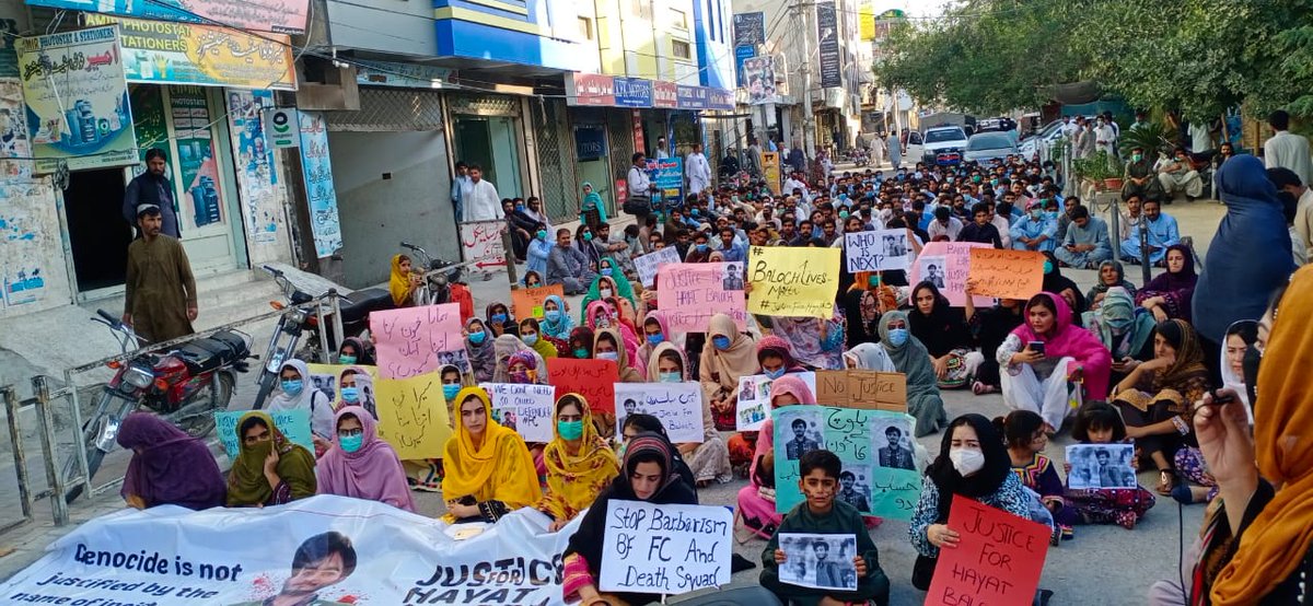 Mulook_baloch's tweet photo. Protest today at Quetta press club #justiceForHayatbaloch https://t.co/RdVeqzJrJV