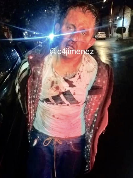 c4jimenez's tweet photo. OTRO LADRÓN APALEADO
Así acabó Cesar R.
Anoche subió a un microbús en @Alc_Iztapalapa
Con. pistola de plástico y navaja AMENAZÓ e intentó ASALTAR a los pasajeros.
A uno lo LESIONÓ.
Ahí lo DESARMARON, APALEARON y entregaron a agentes de @SSC_CDMX
Acabó arrestado en @FiscaliaCDMX https://t.co/GFExNcryZu
