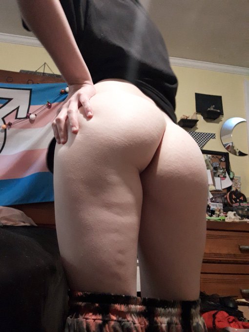 Quick booty picture before work ??

#femboy #nsfw #nsfwtwitter #ftmporn #ftmbooty #bootypic #twink #ftmnsfw