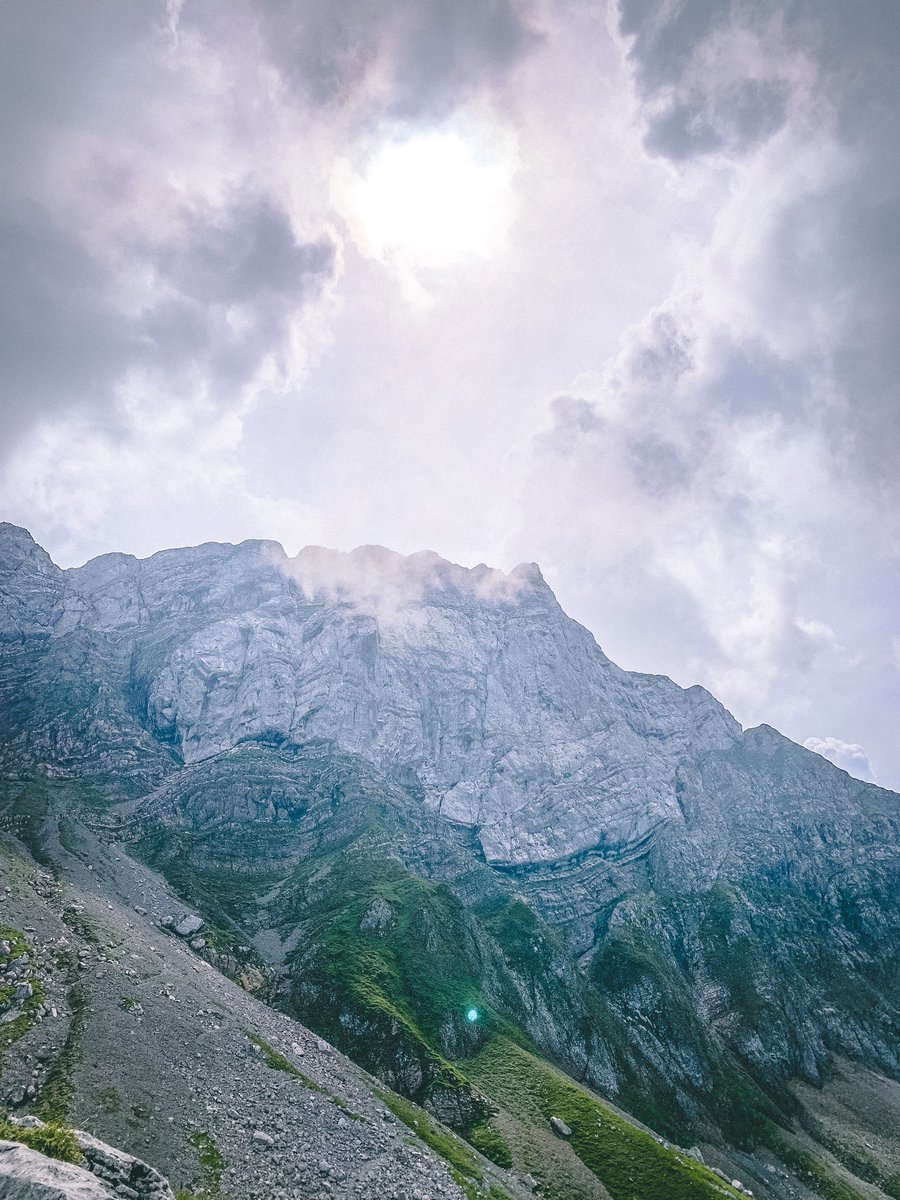 xPsychoBunny's tweet image. Finished my first T5 hike with grade 1 climbing. 💪🤩 I‘m so proud of what I‘ve accomplished today! Couldn‘t have done it without @remoblaser @appleseedexm and #Minimized ❤️ Thank you for this awesome trip!