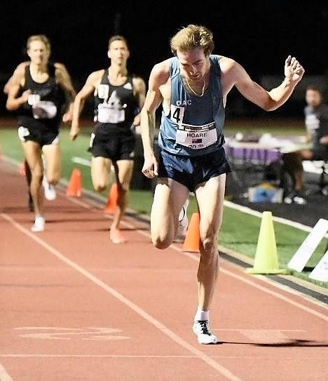 DyeStat's tweet photo. Oliver Hoare ran the fastest 1500 race ever on Tennessee soil at #RUNMCDC last night!
Recap: https://t.co/plB7L3hjg1 https://t.co/ybMeHd4lUE
