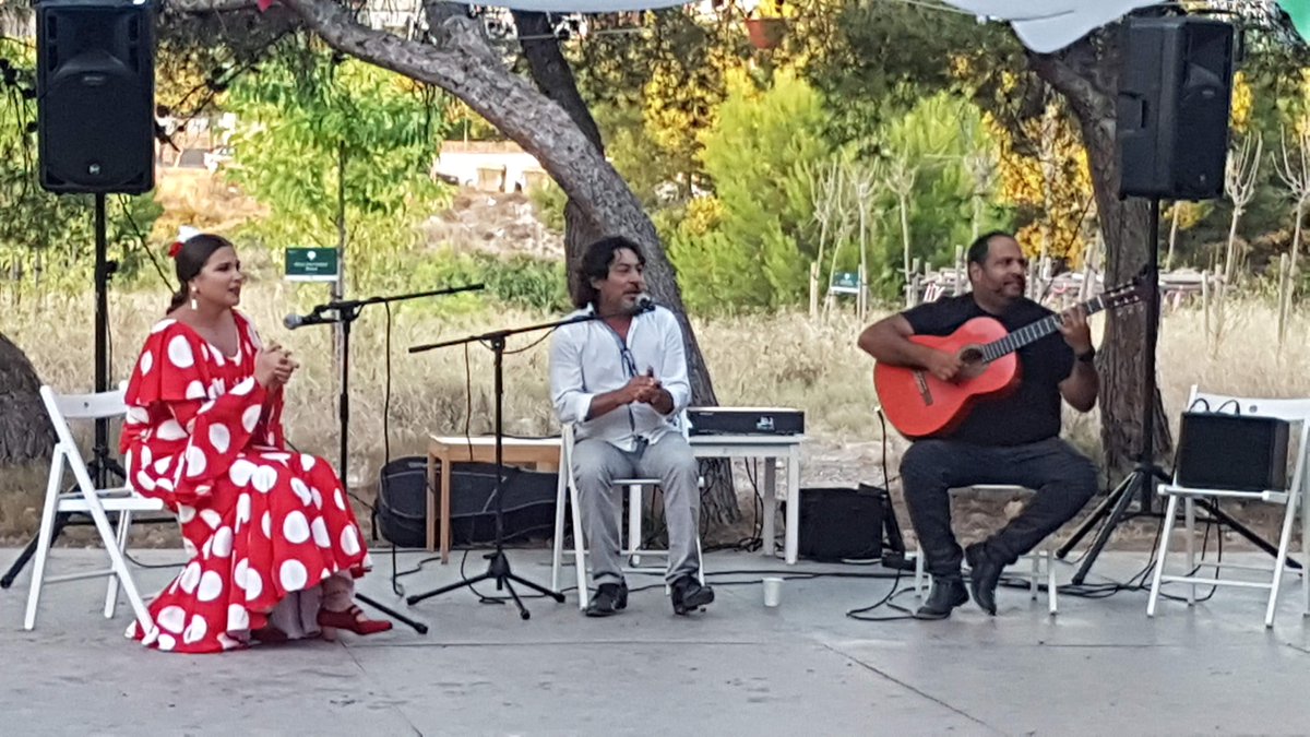 ikermarcaide's tweet photo. Mis gracias de hoy van al equipo de #LaPinadaFun que en estos momentos complicados para la cultura han creado una programación de música en vivo al aire libre para el verano manteniendo un entorno seguro https://t.co/NRVayx7rNN Ayer, sublime espectáculo de flamenco entre pinos https://t.co/qvTPypJEQA