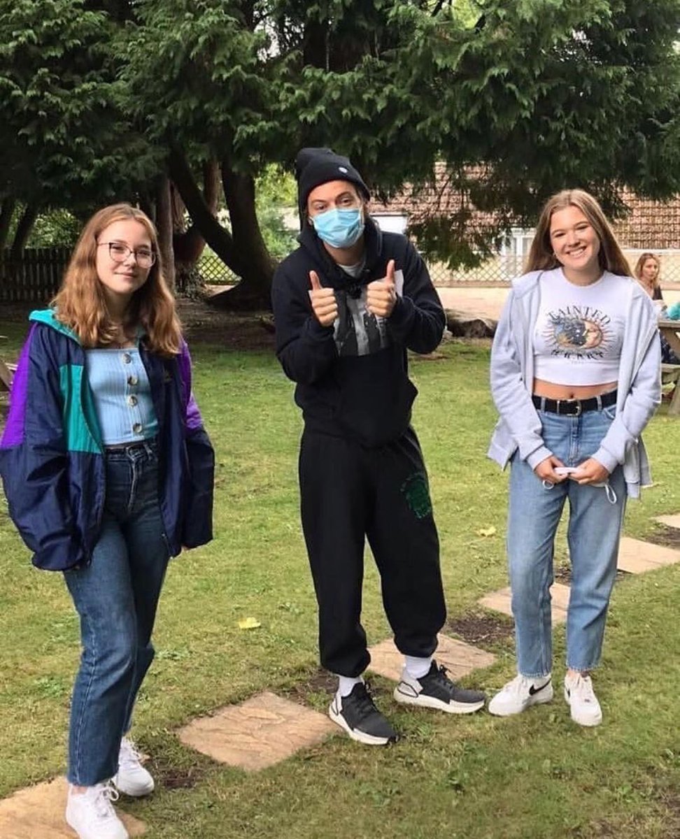 hsdaily's tweet photo. More of Harry today in England - August 16 https://t.co/9S2FJla9ft
