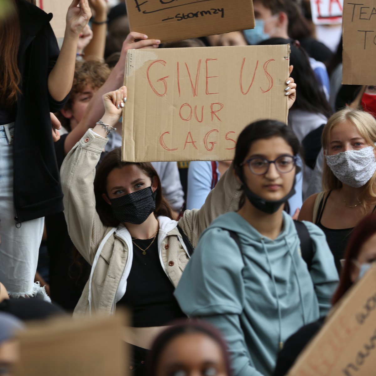 We stand in solidarity with all students. We have been supporting many students this week who are struggling after #Alevelresultsday. Please use this thread to share your stories, thoughts and feelings and we will do our best to make sure you are heard: bit.ly/3asDnOu