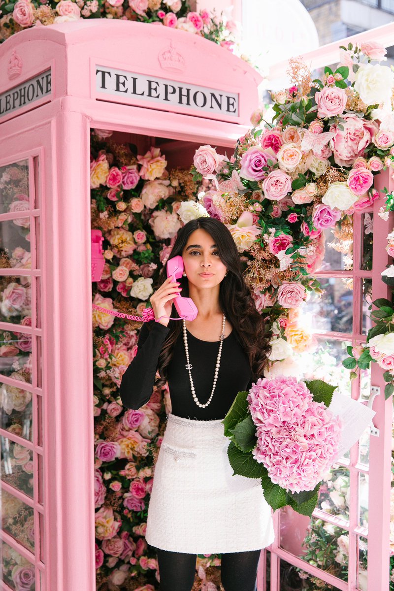 Pink telephone box 💕🌸 #london #belgravia
