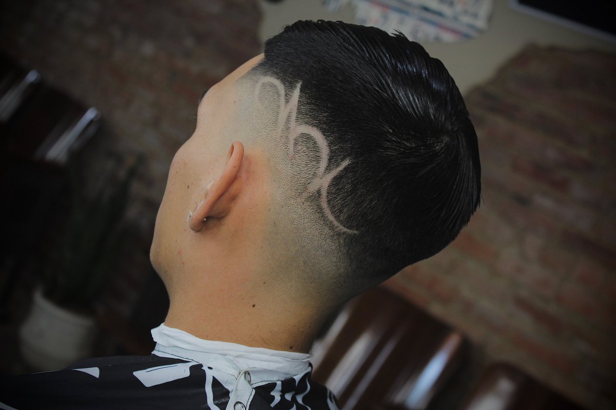 _md8_'s tweet photo. Retweet and help me find my next customer I’m located in downtown garland @ Castillo’s original barbershop 💈 come check me out book appointments thru dm or on the app https://t.co/KOlR6G9FEy https://t.co/aWPdt9m9jJ